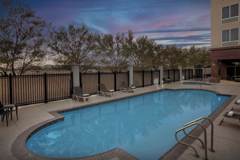 Fairfield Inn and Suites Phoenix Chandler Fashion Center 1