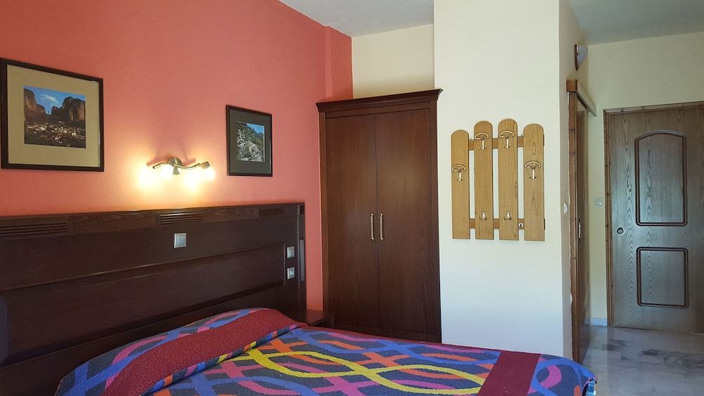 Spanias Hotel 2