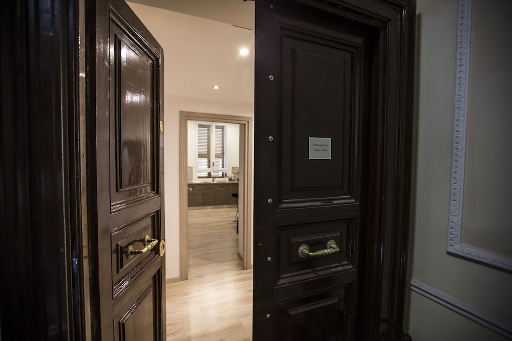 Town House 62 2