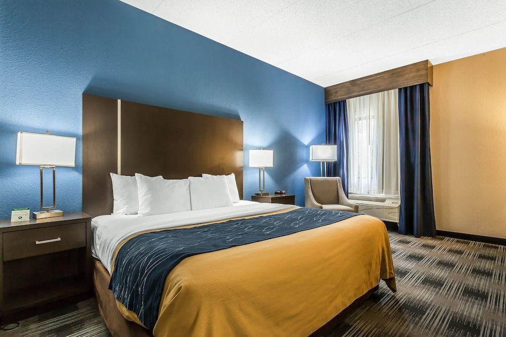 Comfort Inn Cleveland Airport 1