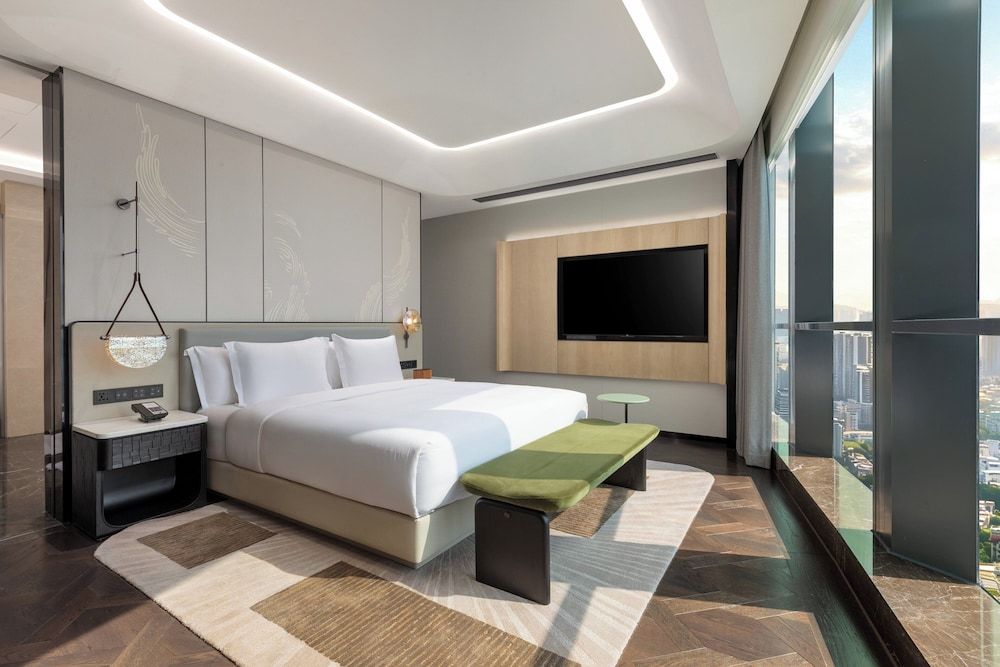 HUALUXE Zhongshan City Center 2