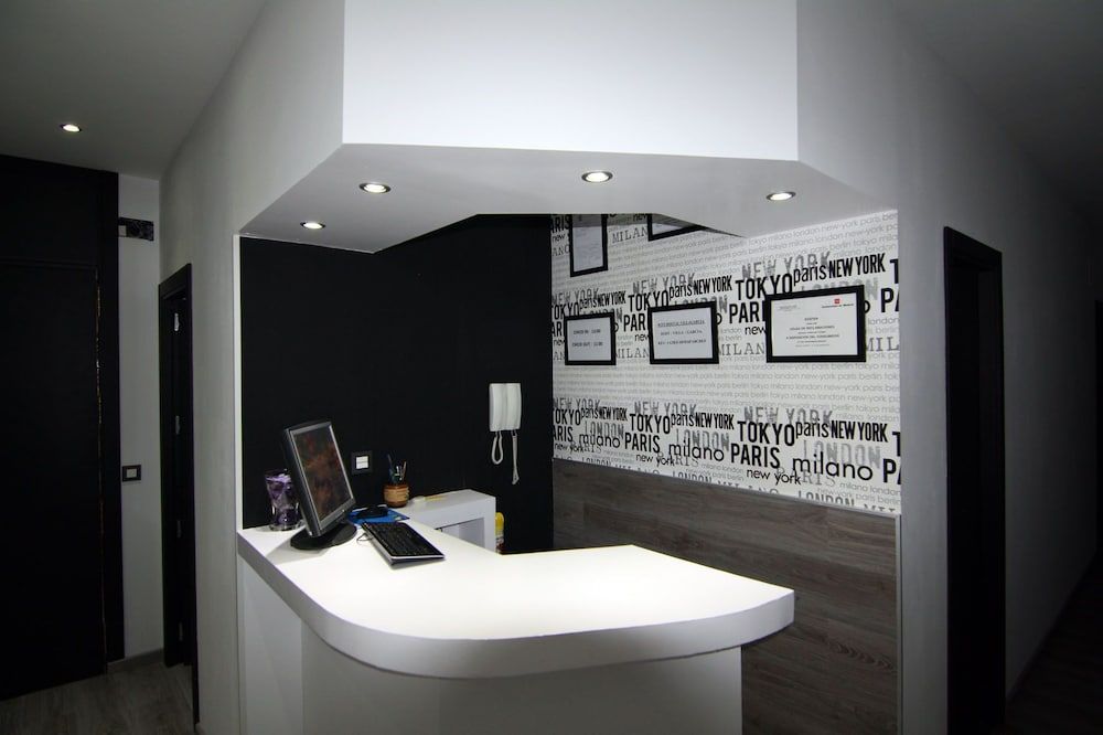 Hostal MH Fuencarral 2