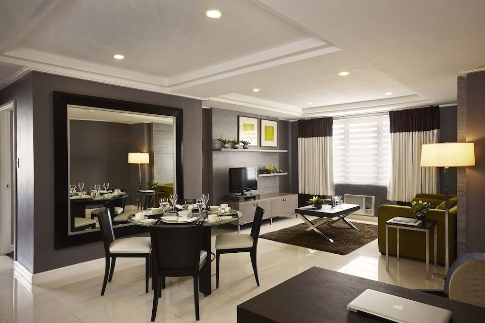 Astoria Plaza 1