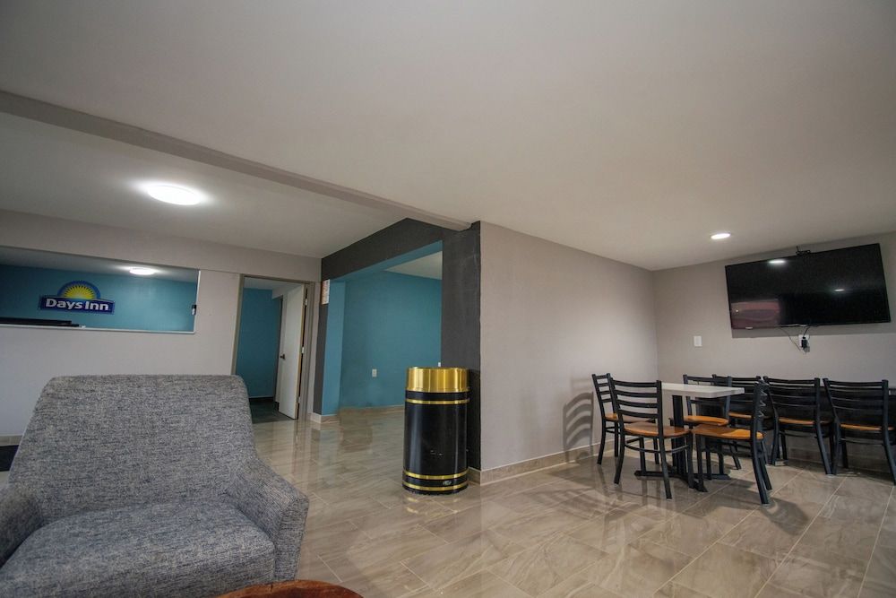Days Inn by Wyndham Caddo Valley Arkadelphia 2