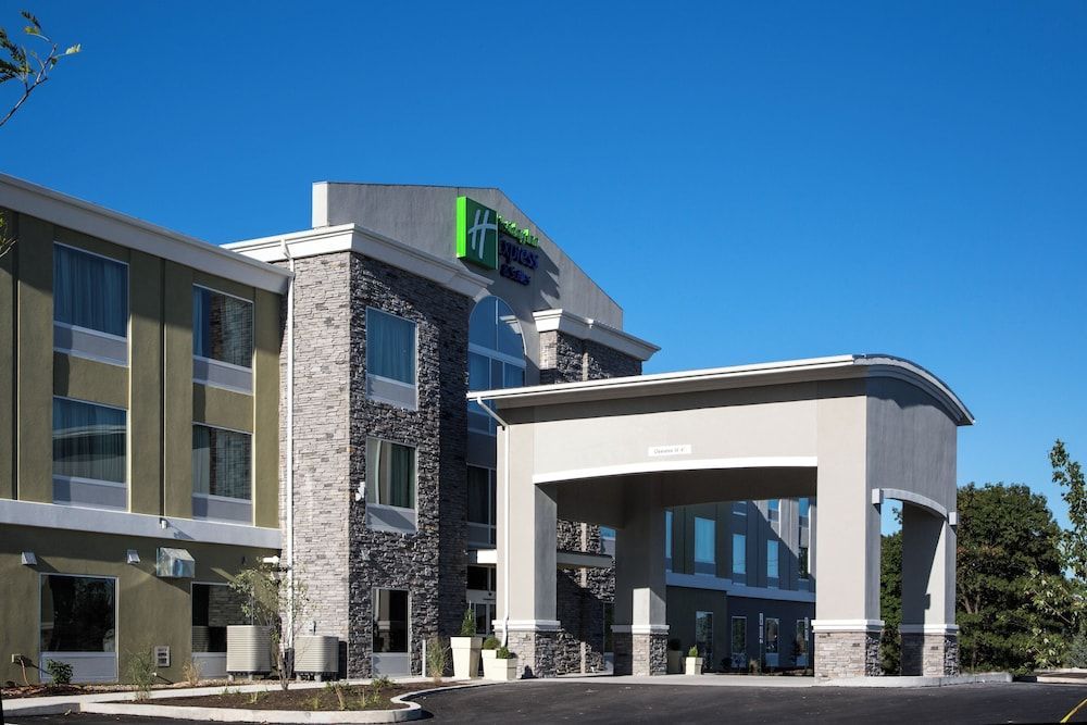 Holiday Inn Express & Suites CARLISLE - HARRISBURG AREA by IHG 1
