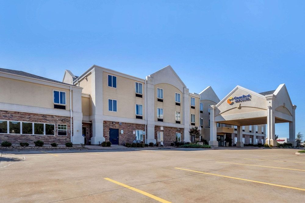 Comfort Inn & Suites Perry I-35 1