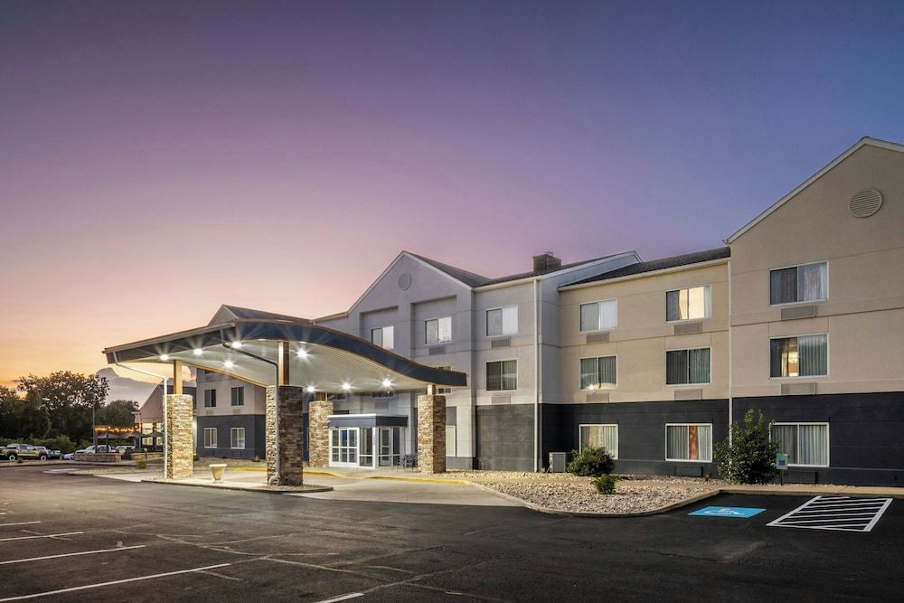 Fairfield Inn & Suites Butler 1