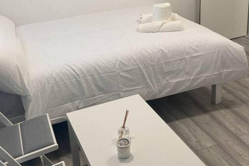 Studio- Sleeps 2-Pets Ok-Action Park and Stn Close 2