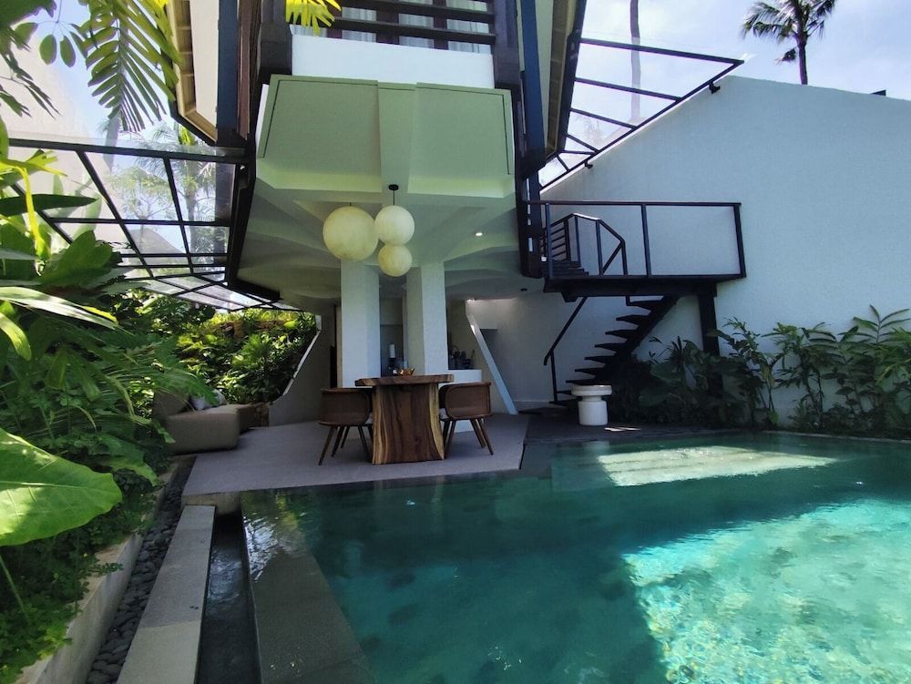 Jungle Flower Villas 2