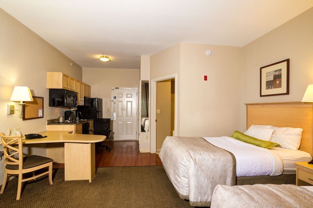 Candlewood Suites FT MYERS I-75 by IHG 2