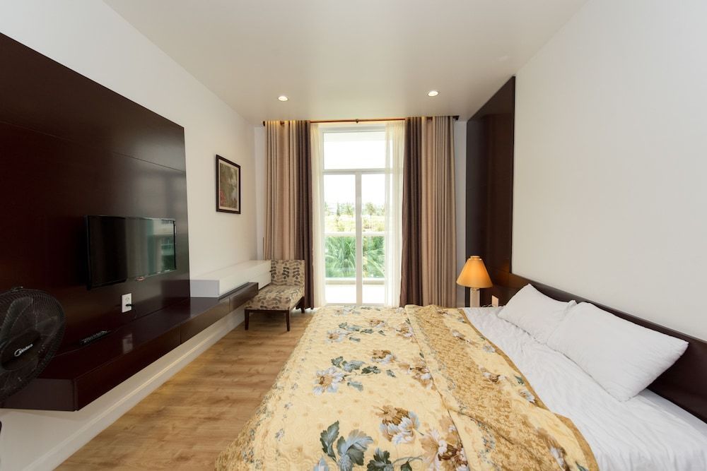 Garden view Apartment - 2 mins to beach 1