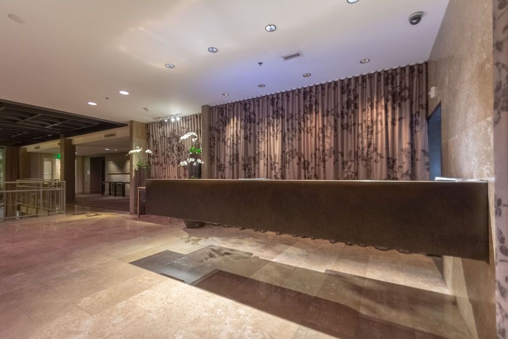 Proximity Hotel 2