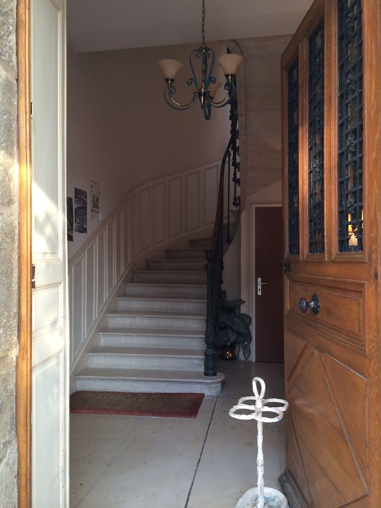 Hôtel des Cymaises 2