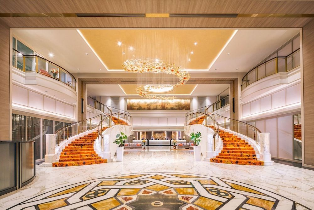 Royal Plaza on Scotts 1