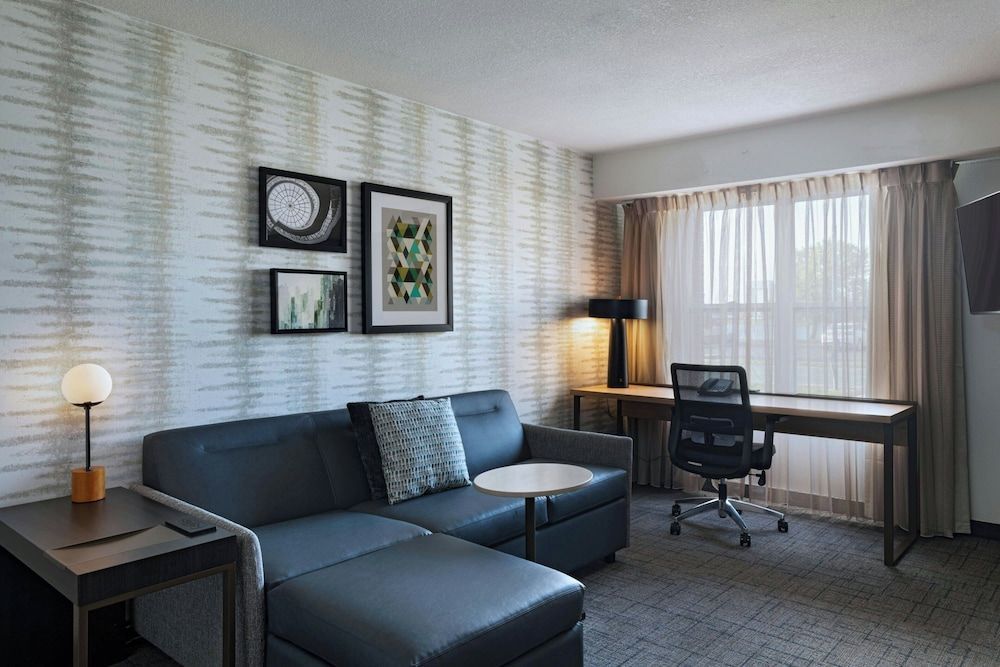 Residence Inn by Marriott Evansville East 1
