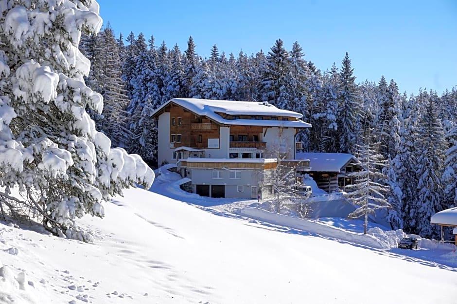Hotel Pension Tyrol 1