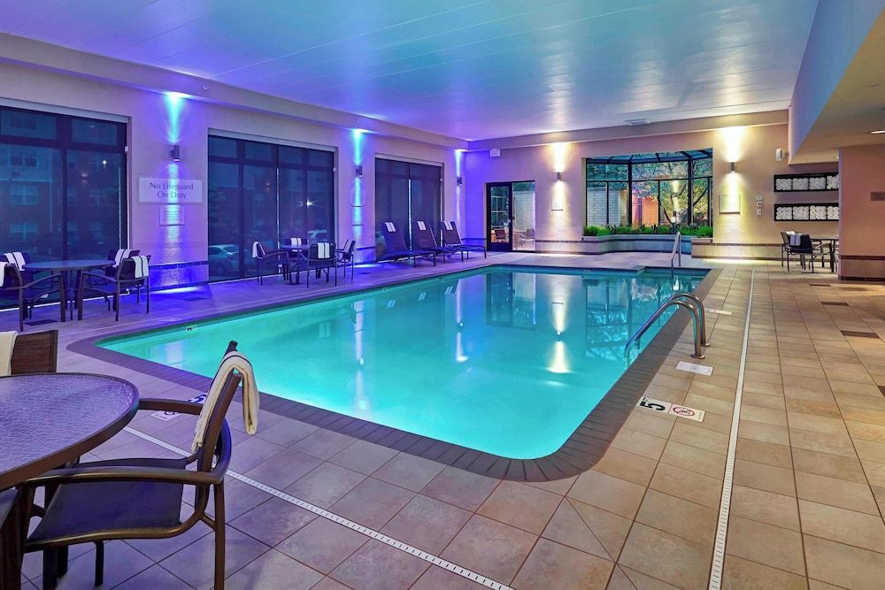 Courtyard by Marriott Bloomington Mall of America 1