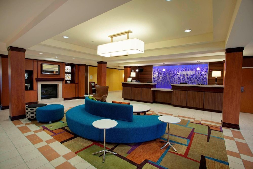 Fairfield Inn & Suites by Marriott Detroit Metro Airport Romulus 2