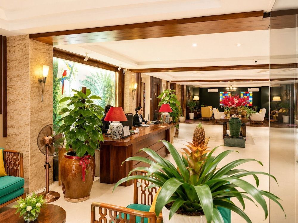 Universe Hotel 2