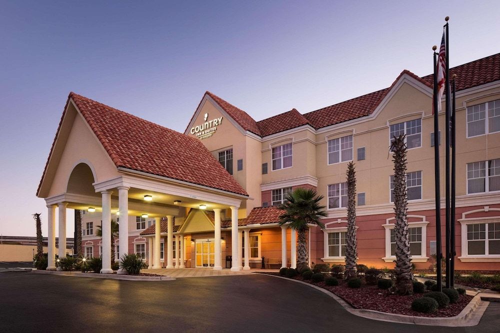 Country Inn & Suites by Radisson, Crestview, FL 1