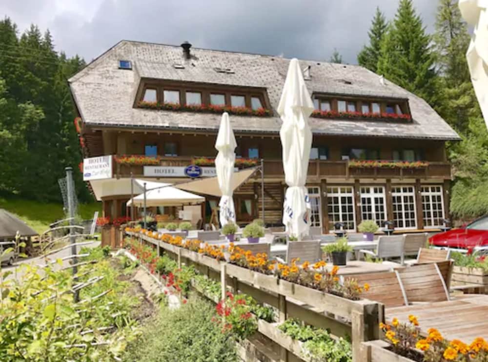Berghotel und Restaurant Kräuter Chalet 1
