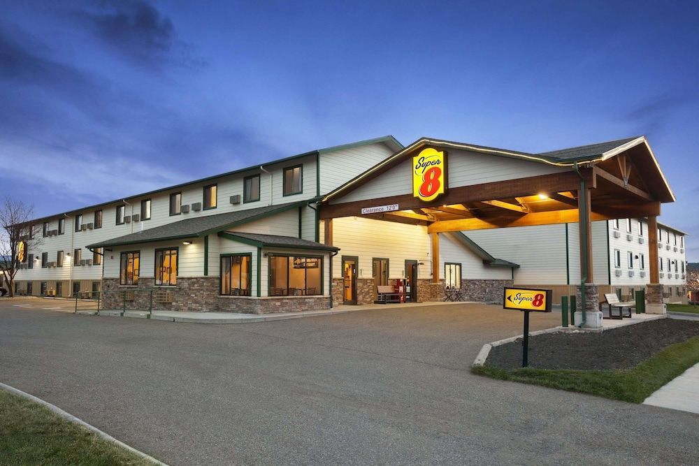 Super 8 by Wyndham Bozeman 1