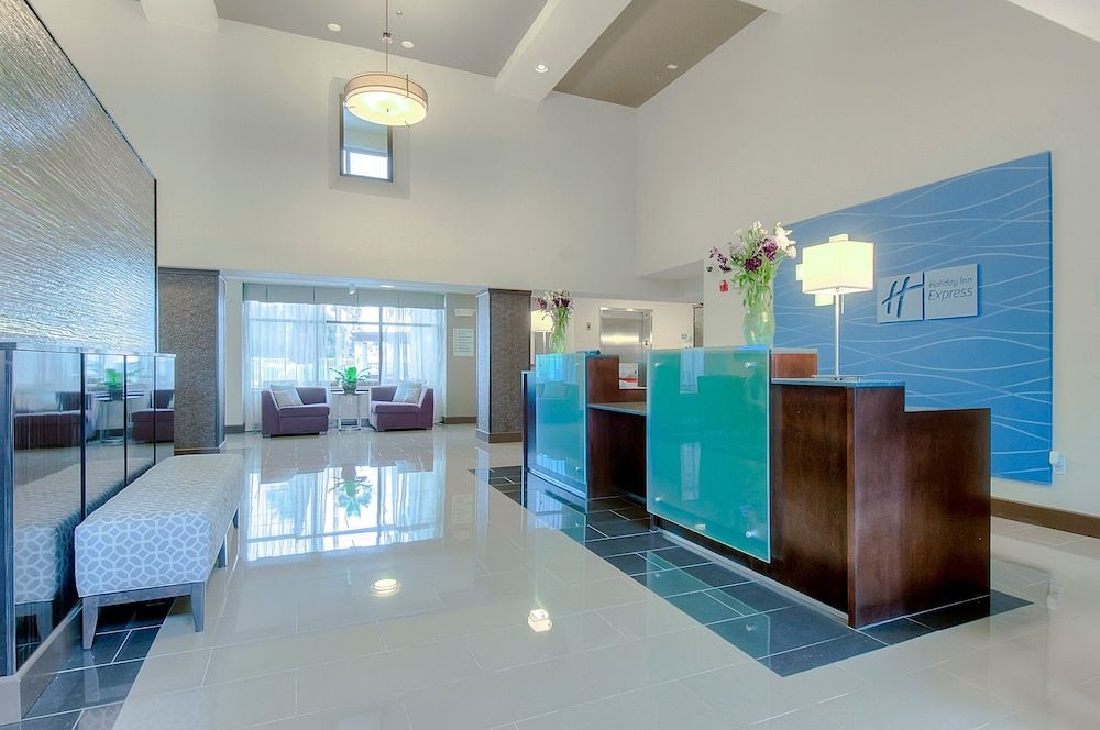 Holiday Inn Express & Suites CARLSBAD BEACH by IHG 1