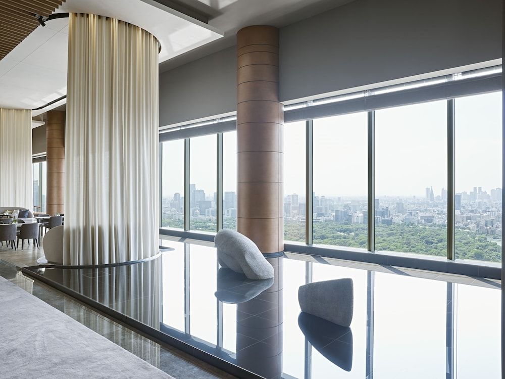 Four Seasons Hotel Tokyo at Otemachi 2