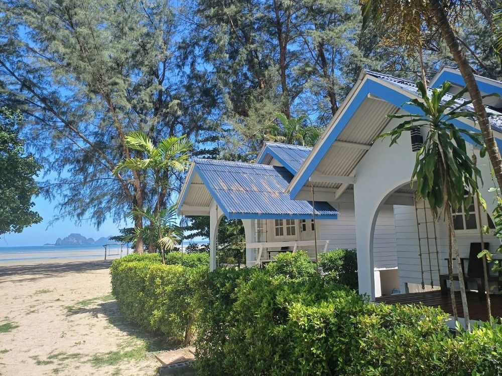PAN Beachfront Resort Krabi 1