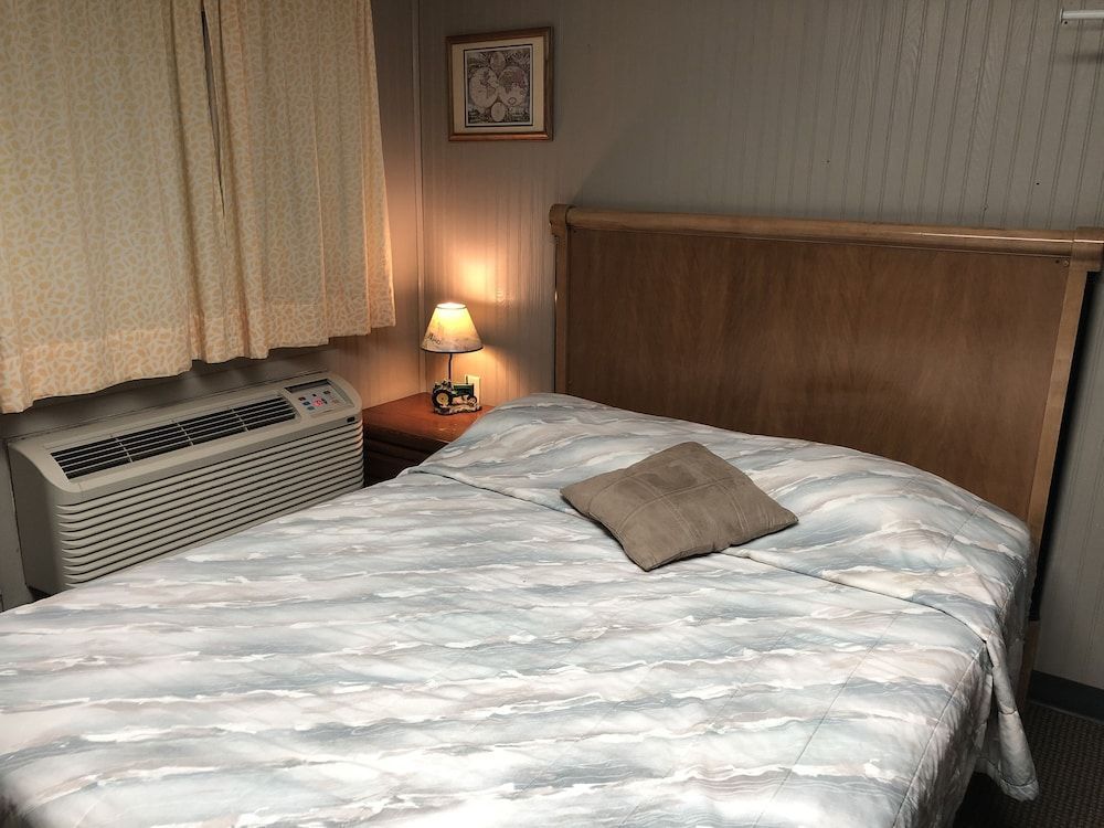 Town N' Country Motel 2