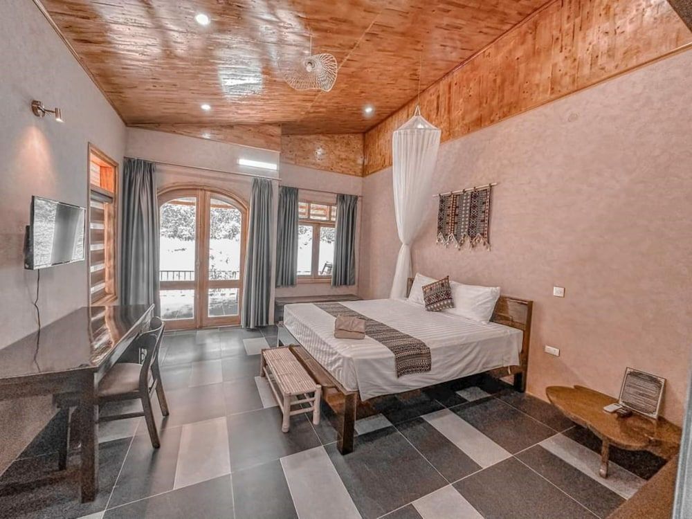 Sky Bay Lodge 1