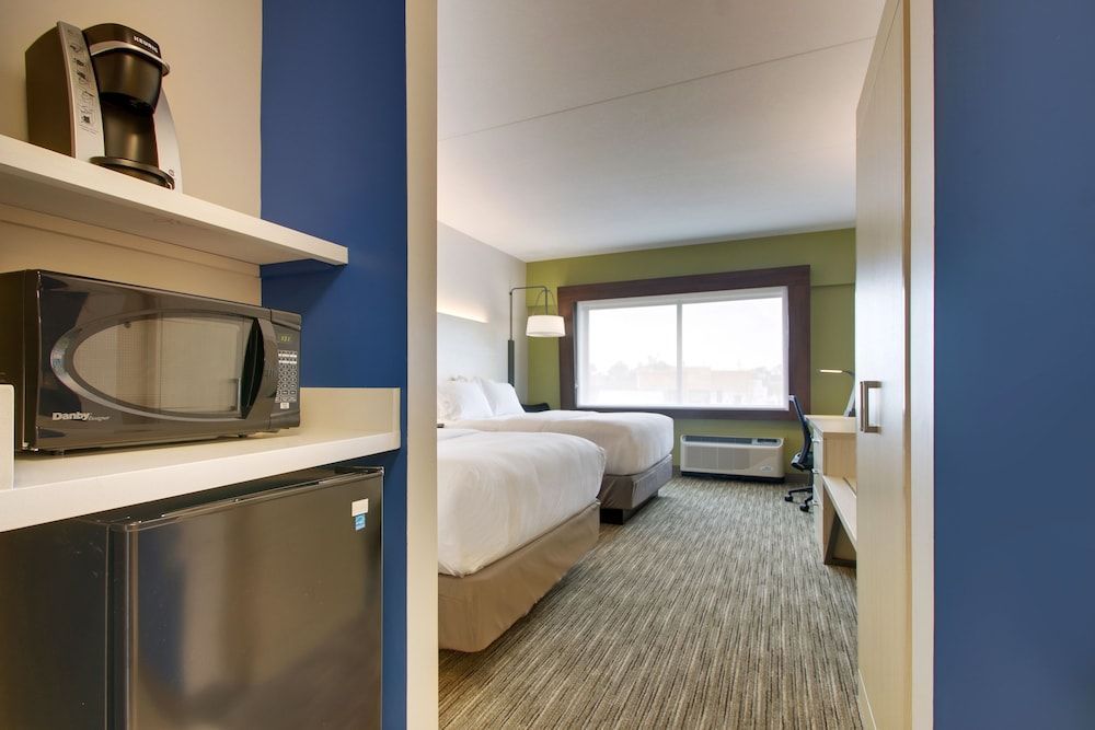 Holiday Inn Express & Suites ELIZABETHTOWN NORTH by IHG 2