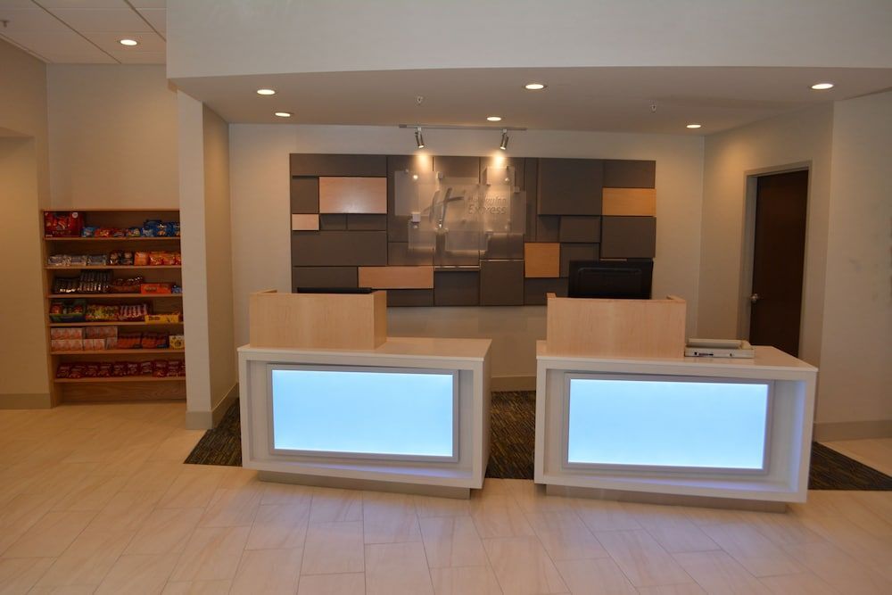 Holiday Inn Express & Suites WATERVILLE - NORTH by IHG 2