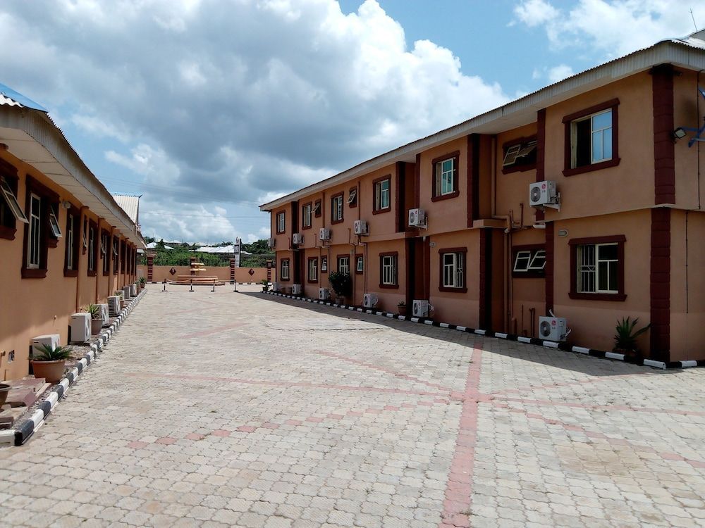 Gen-Preston Hotel & Suites 1