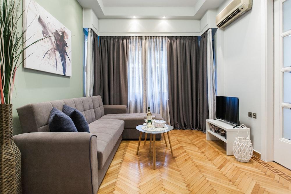 Syntagma Apartments by Livin Urbban 1