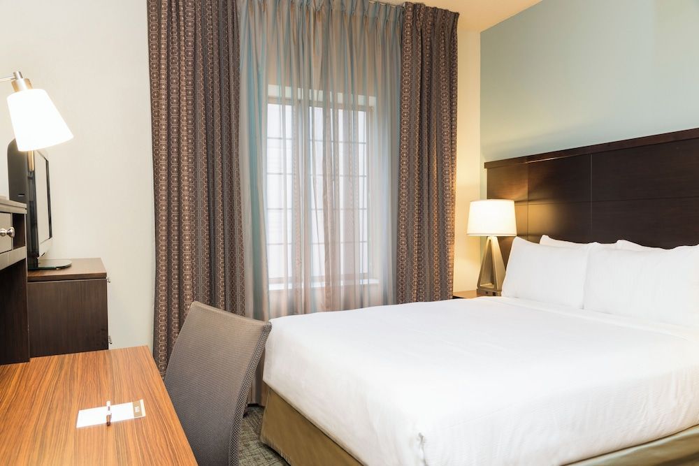 Staybridge Suites CHICAGO-OAKBROOK TERRACE by IHG 2