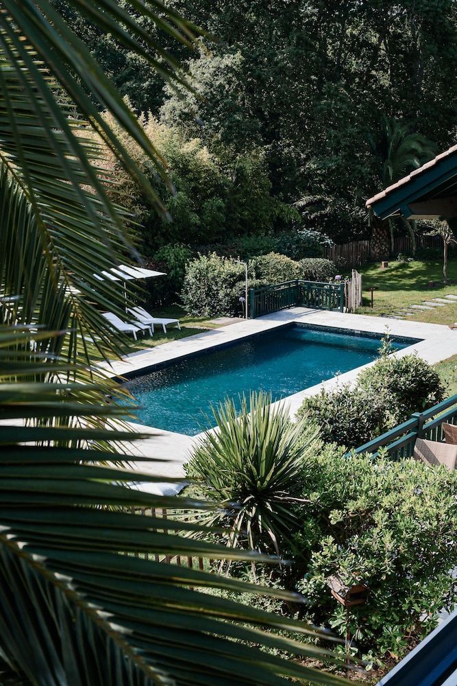 Les Frères Ibarboure - Hôtel 4 étoiles, Spa extérieur sensoriel et Restaurant étoilé à Bidart 1