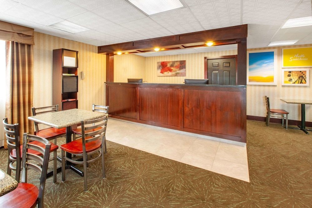 Days Inn by Wyndham Grantville 2