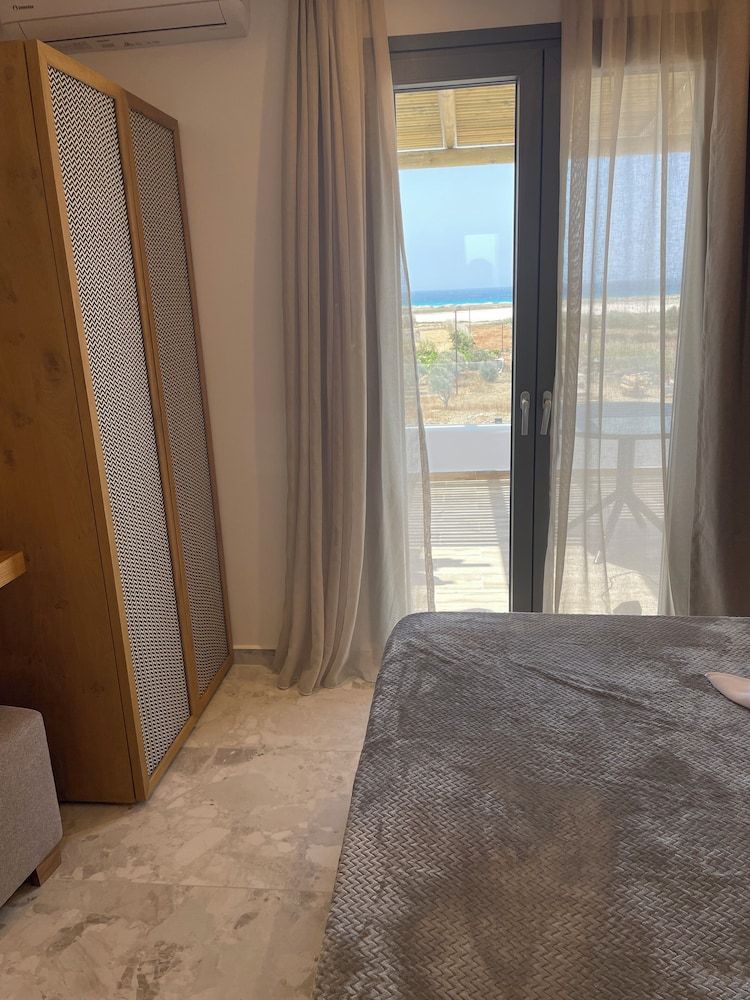 Latramys Suites 1