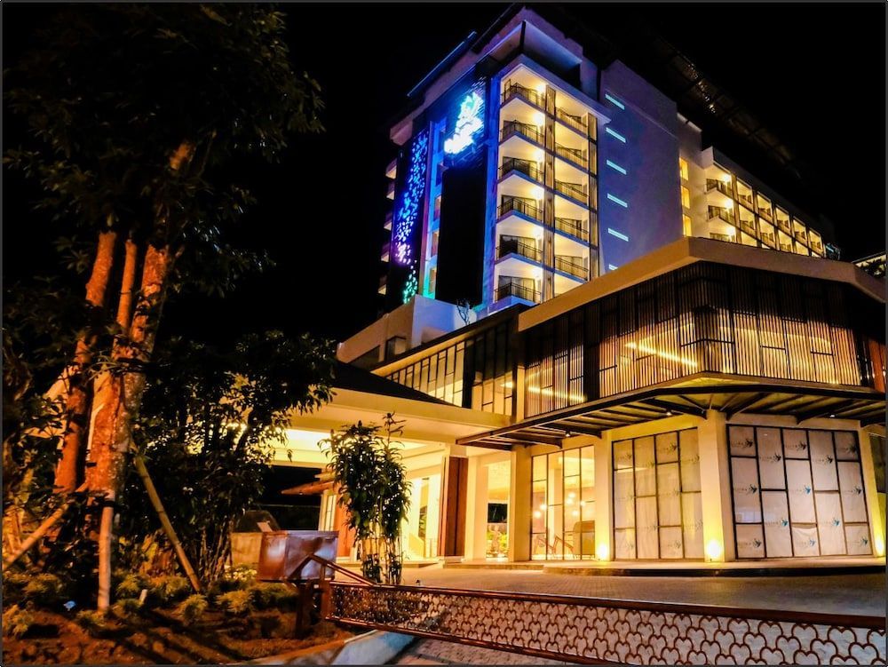 ILLIRA Hotel Banyuwangi 1