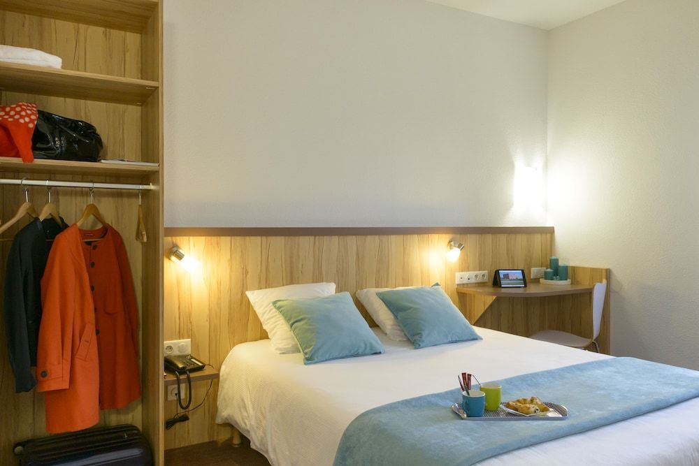Brit Hotel Reims Croix Blandin 1