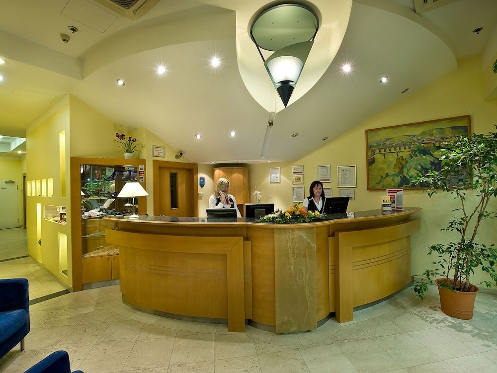 Ramada by Wyndham Prague City Centre 2