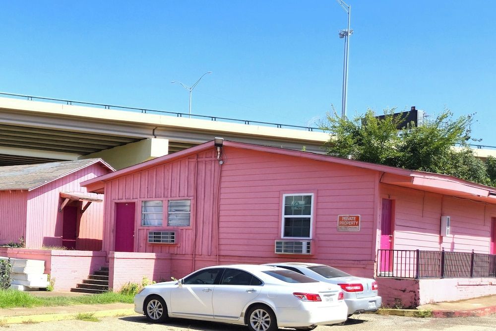 Way Side Inn by Hotel O Dallas near Fair Park Downtown 1