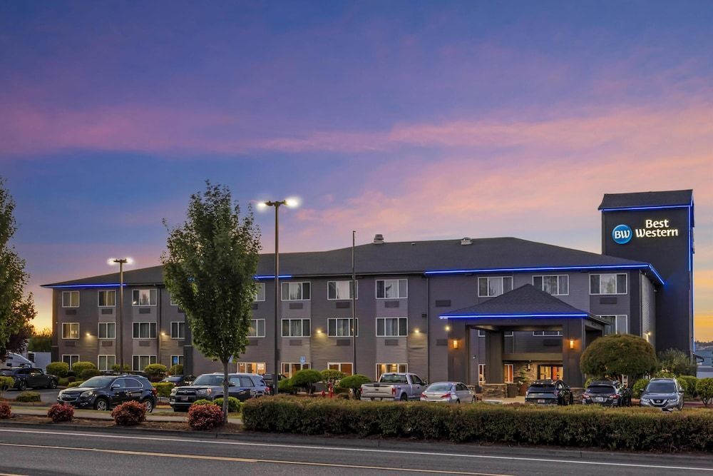 Best Western Cascade Inn & Suites 1