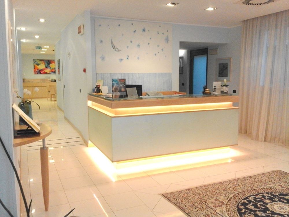 Hotel Chiaraluna 1