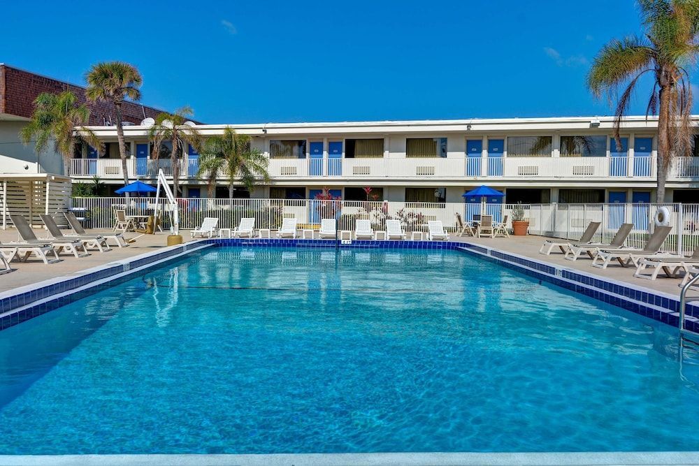 Motel 6 Cocoa Beach, FL 1