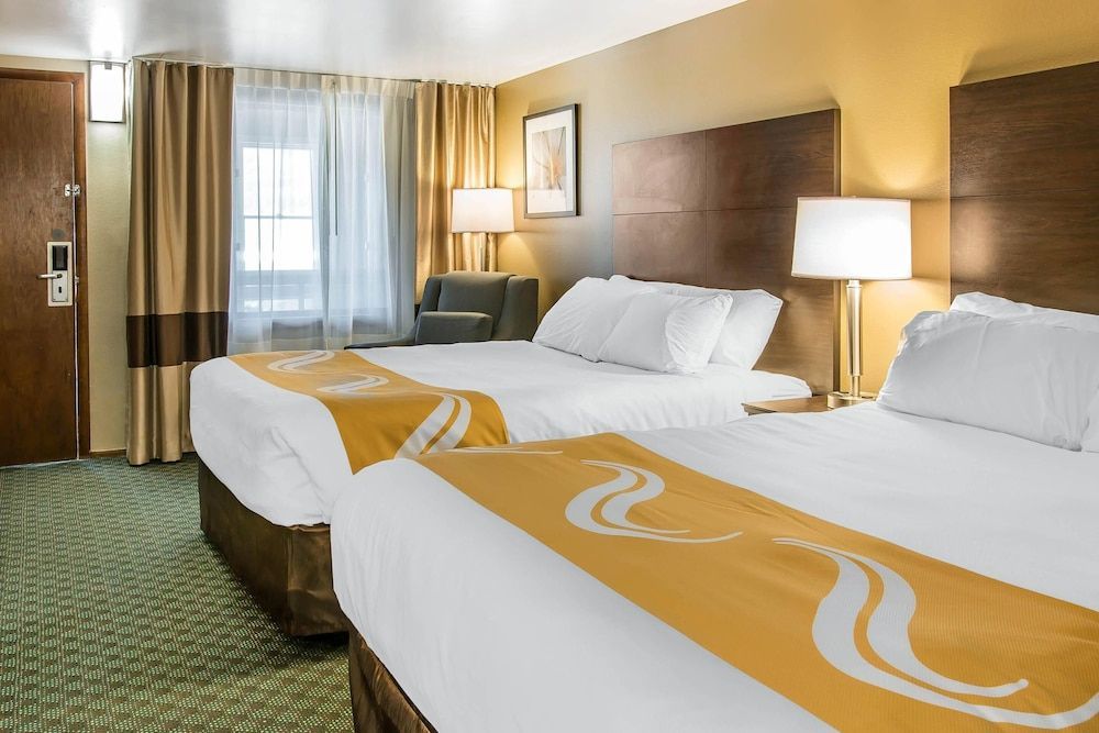 Quality Inn & Suites Houghton Downtown 1