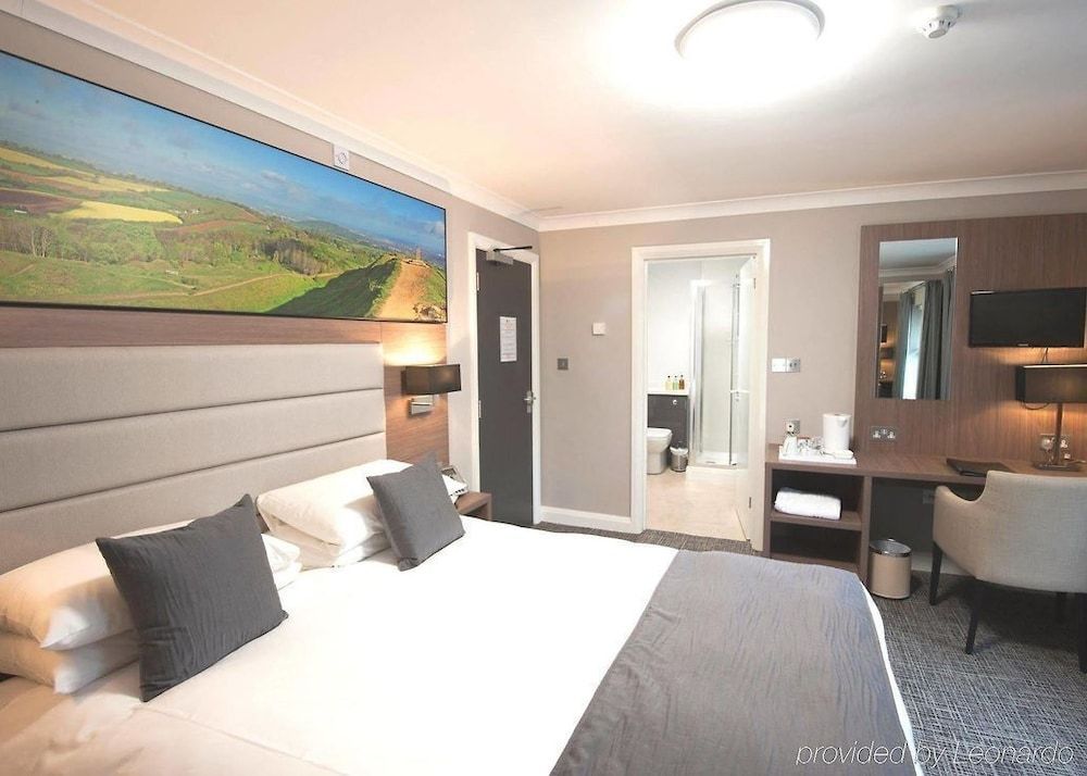 Riverside Hotel 2