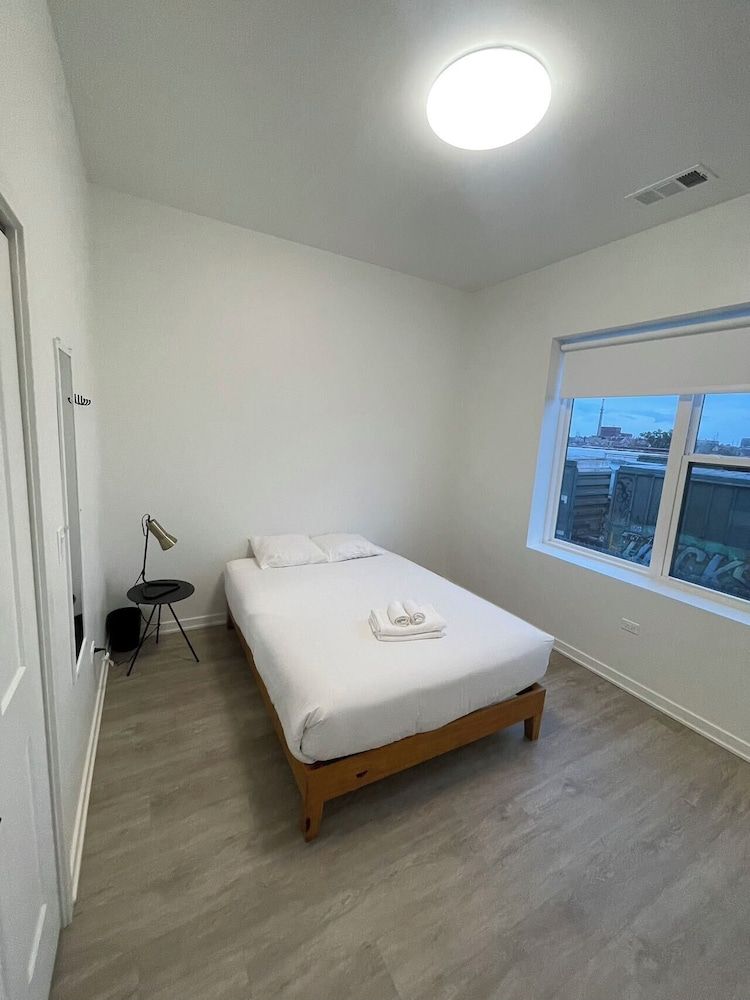 Cozy and Modern Stay in the Heart of C 1