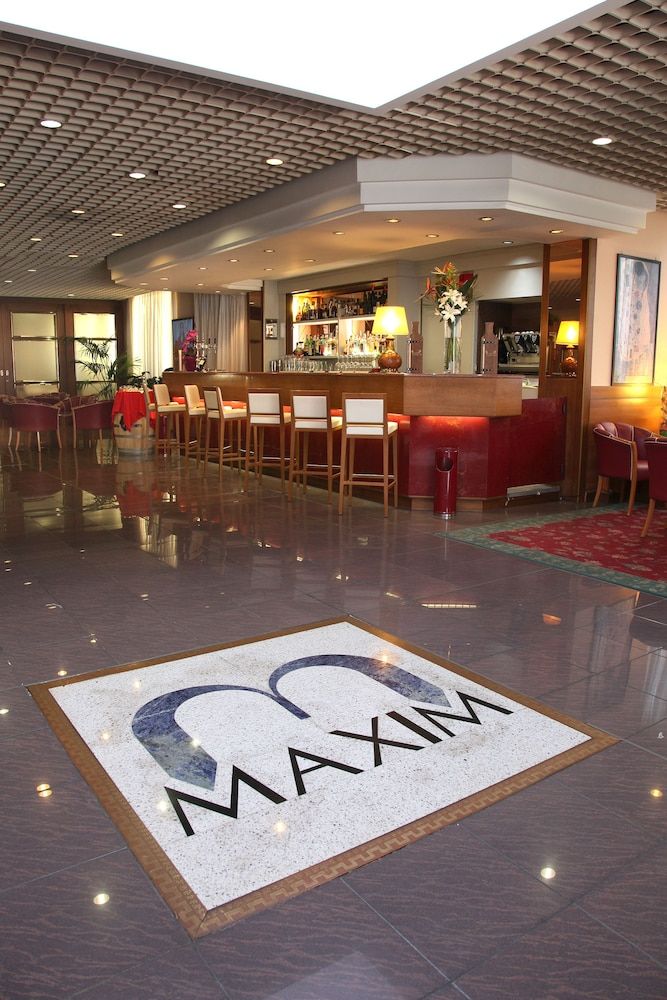 Hotel Maxim 2